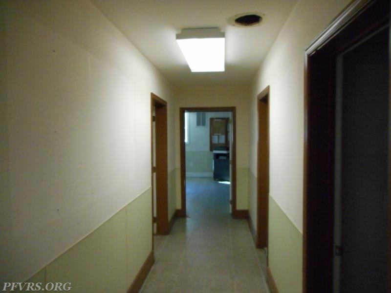 Hallway between TV Room and Bays